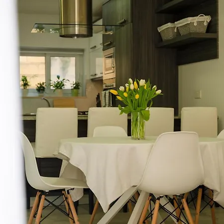 Luzzu - Family Friendly Maisonette *