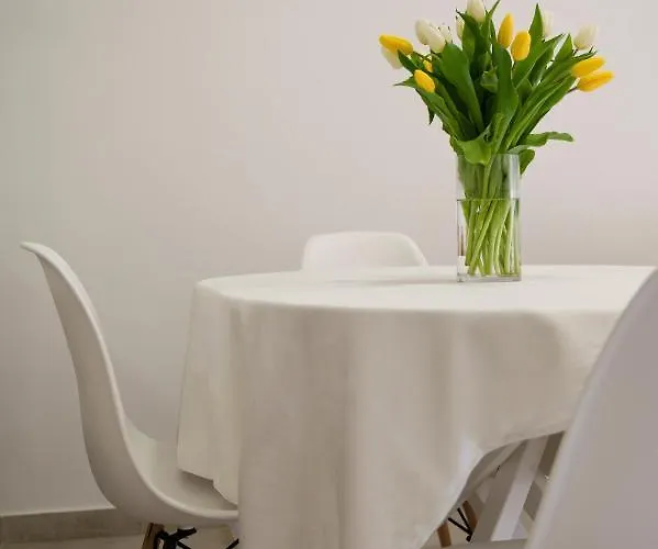 Luzzu - Family Friendly Maisonette Apartment *